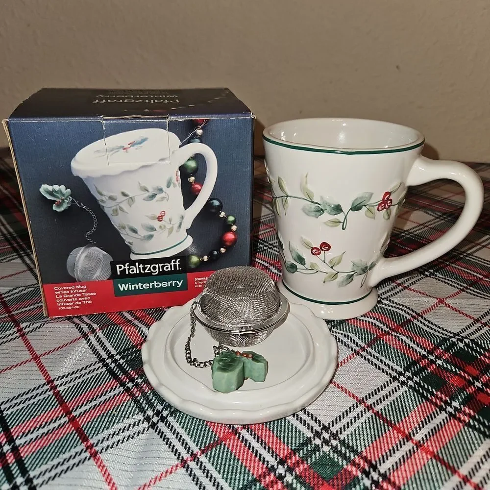 Pfaltzgraff Winterberry Mug with Tea Infuser